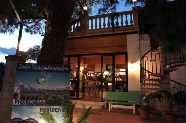Hotel Incontro Peschici Bagian luar foto